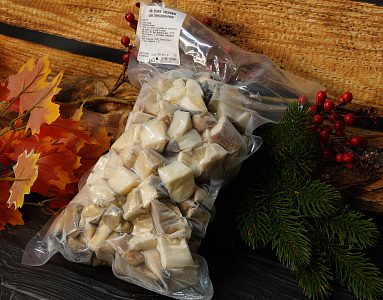 Превью Грибы белые резаные замороженные кубик